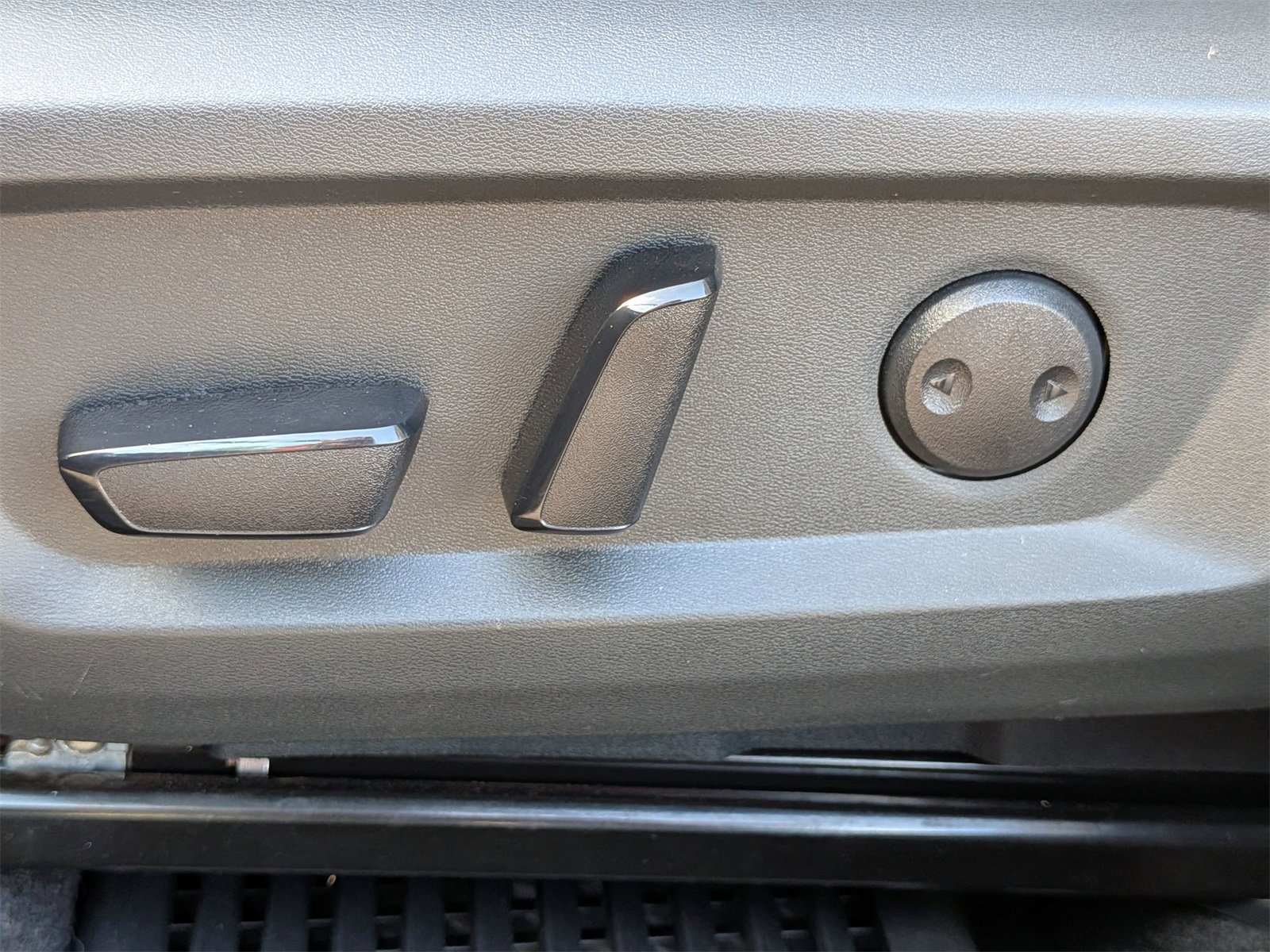 Used 2023 Nissan Rogue SL image 16