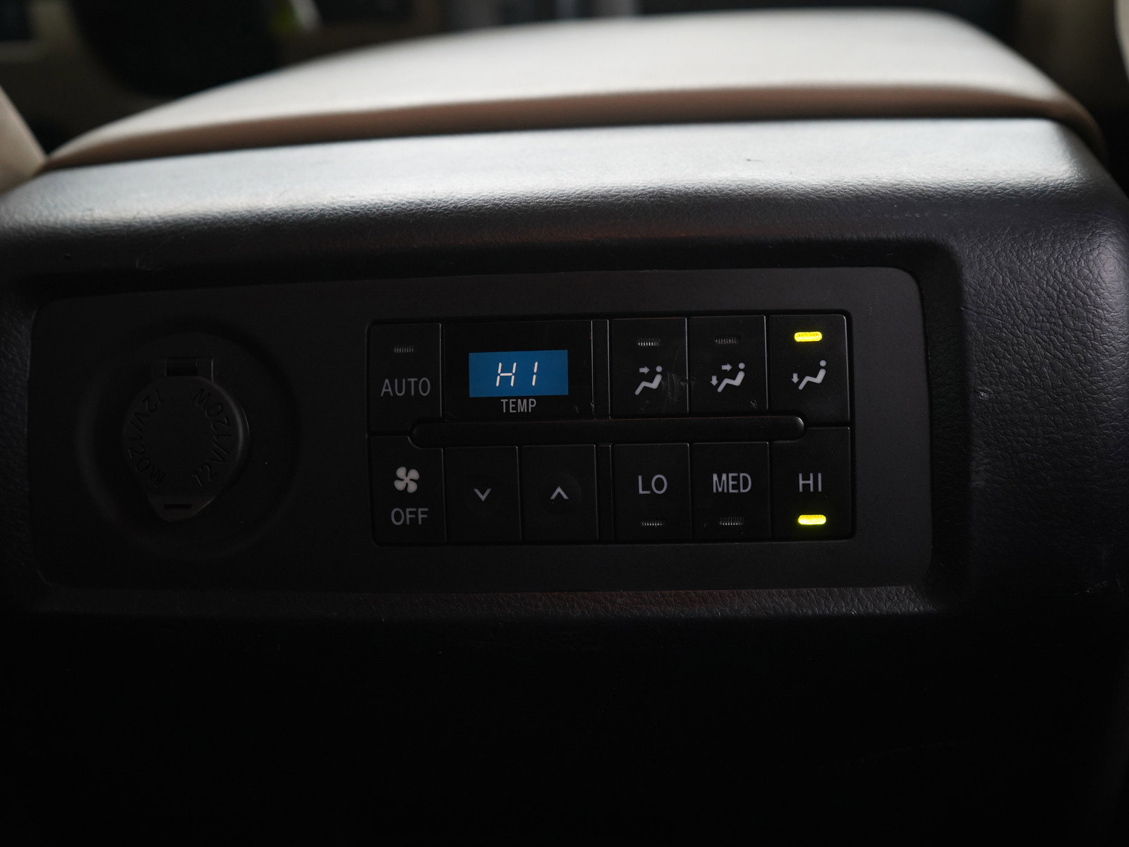 Used 2012 Toyota Sequoia SR5 AWD/4WD image 11