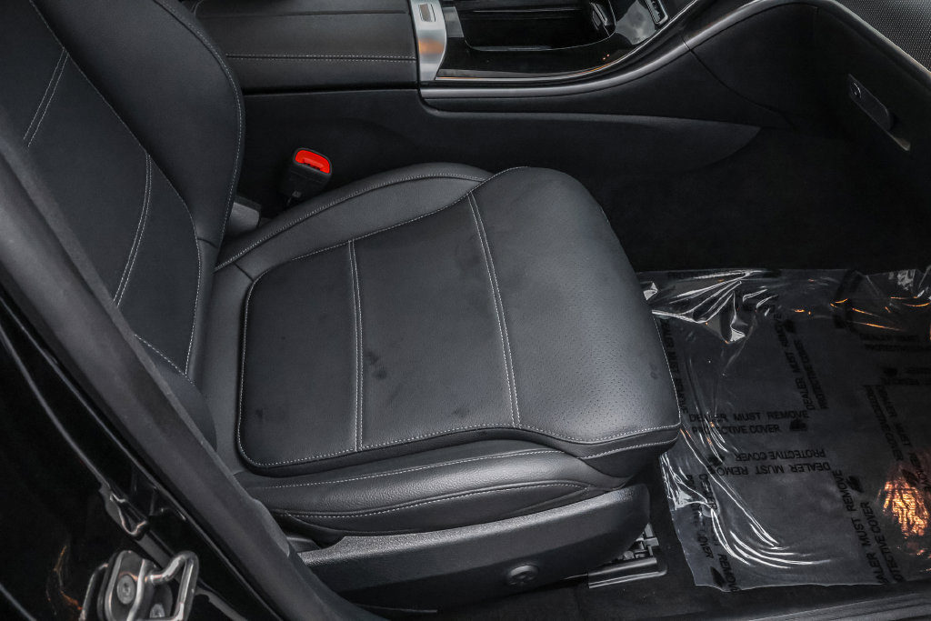 Used 2025 Mercedes-Benz C 300 4MATIC Sedan image 38