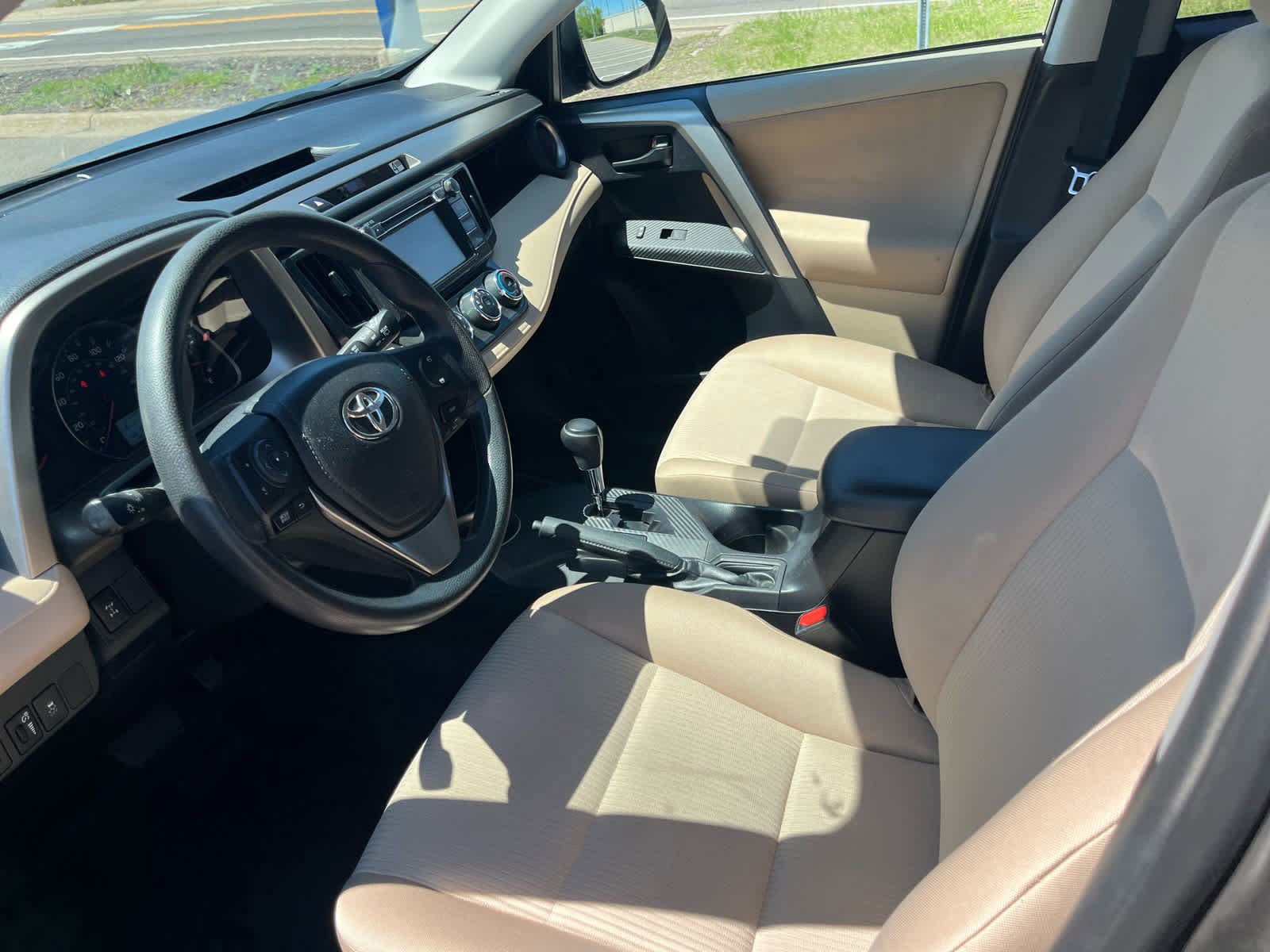 Used 2013 Toyota RAV4 LE AWD/4WD image 9