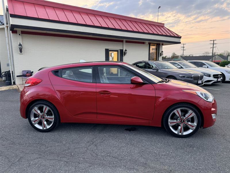 Used 2014 Hyundai Veloster w/ Technology Package 03 image 4