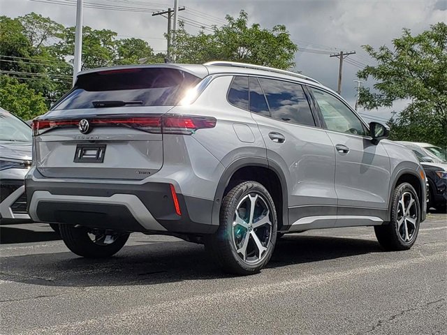 New 2025 Volkswagen Tiguan SE image 3