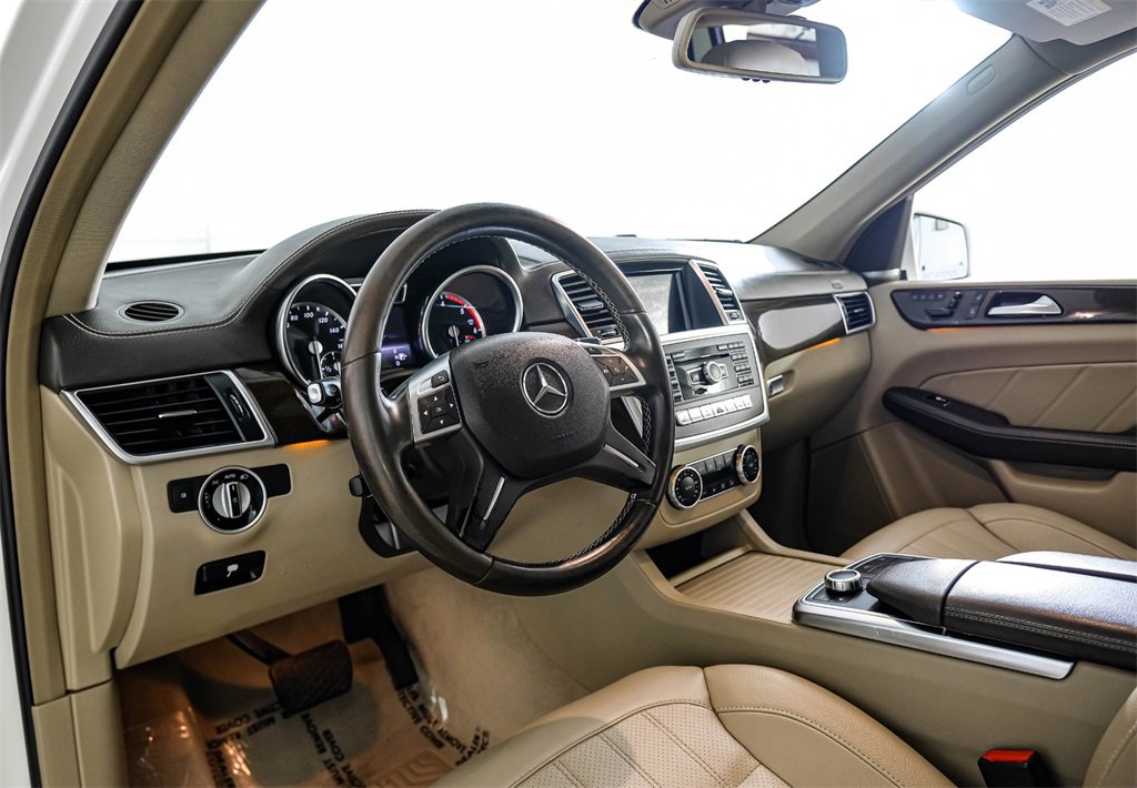 Used 2015 Mercedes-Benz GL 320 BlueTEC 4MATIC image 2