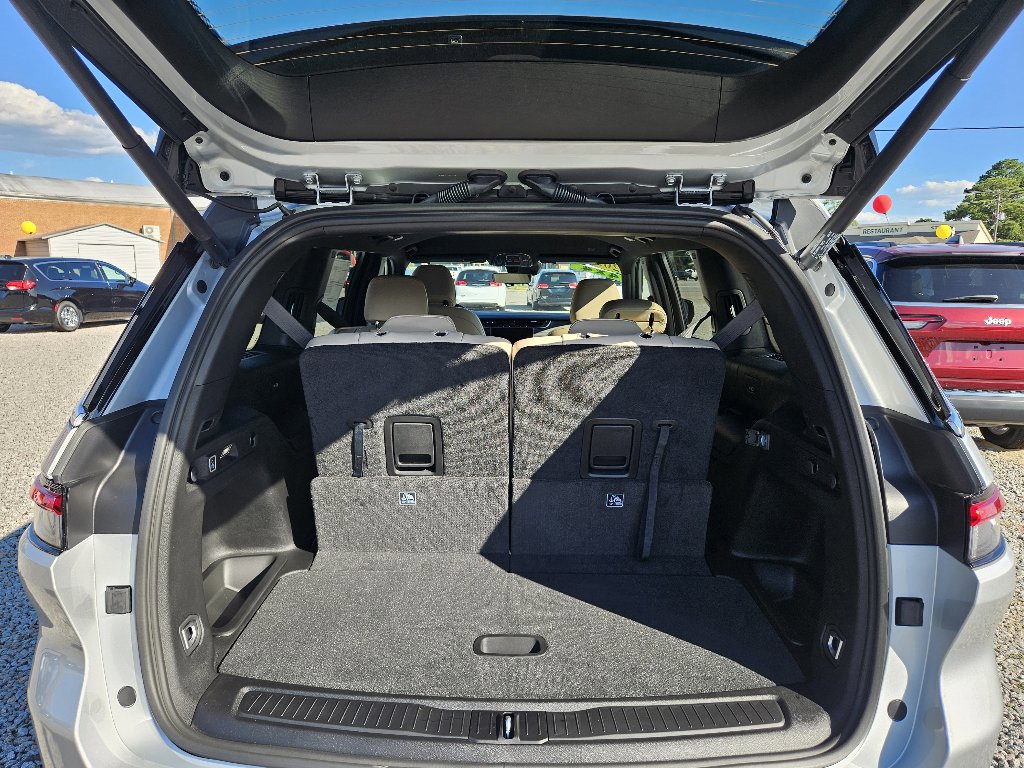 New 2025 Jeep Grand Cherokee L Limited w/ Trailer Tow Package image 13