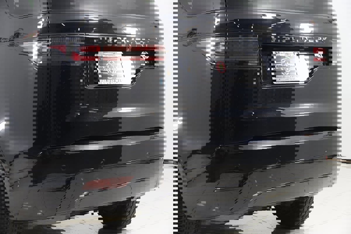 Used 2023 Land Rover Discovery S R-Dynamic image 24