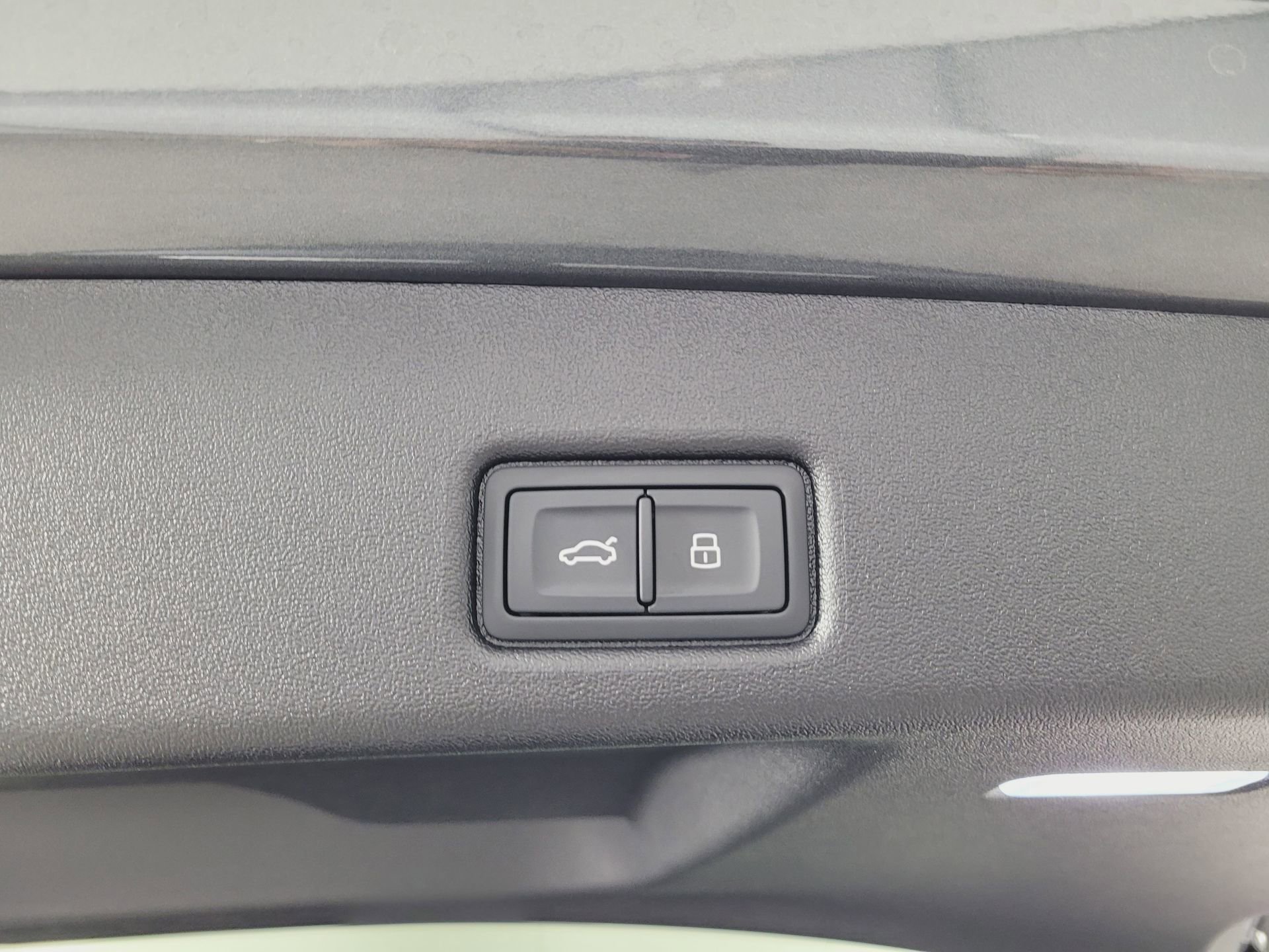 New 2025 Audi SQ5 Premium Plus image 9