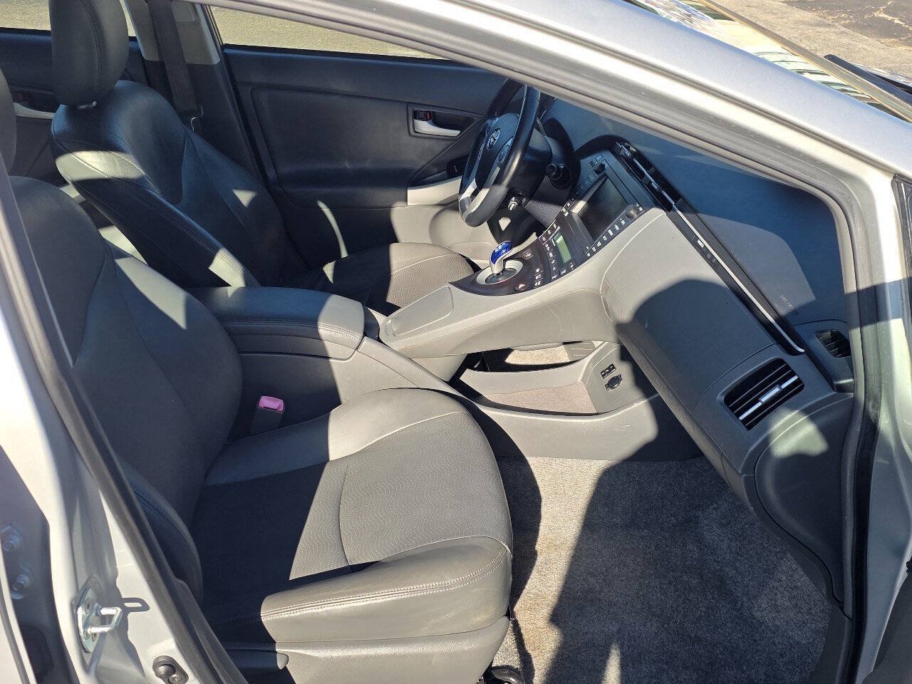 Used 2010 Toyota Prius Four FWD image 11