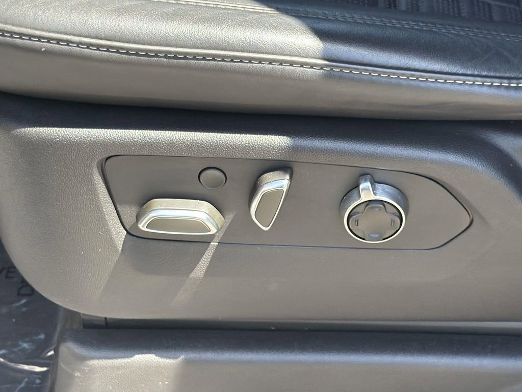 Used 2023 Cadillac Escalade Sport Platinum w/ LPO, ONYX Package image 23