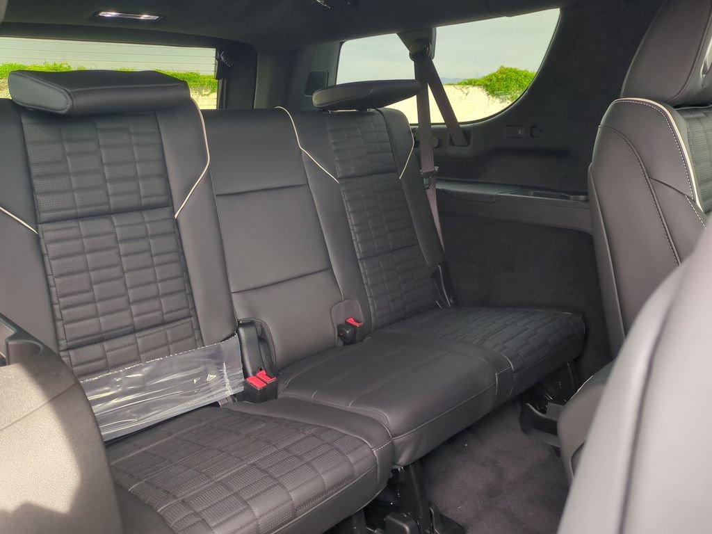 New 2026 Cadillac Escalade ESV Platinum Luxury AWD/4WD image 32