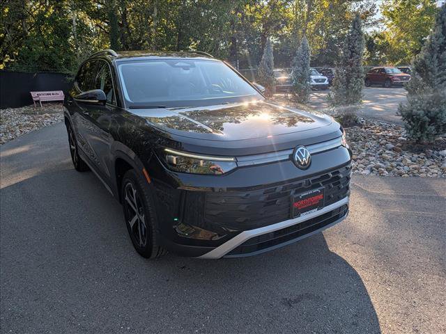 Certified 2025 Volkswagen Tiguan SE AWD/4WD image 7