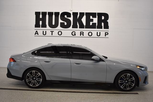 Used 2024 BMW 530i xDrive w/ M Sport Package AWD/4WD image 2