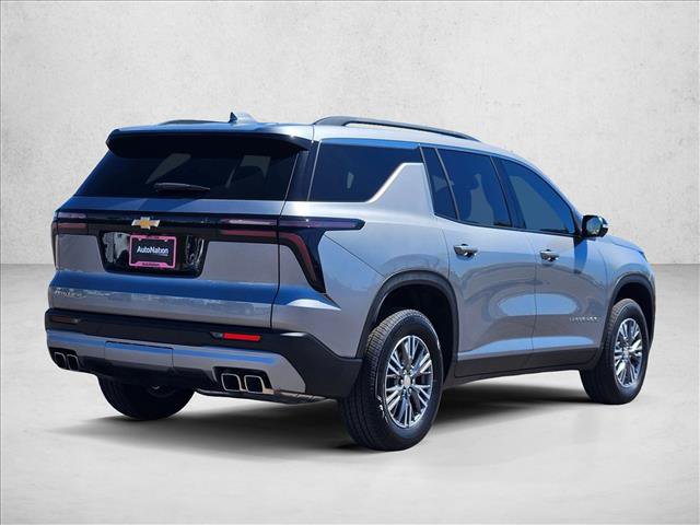 Used 2025 Chevrolet Traverse LT w/ Driver Confidence Package image 5