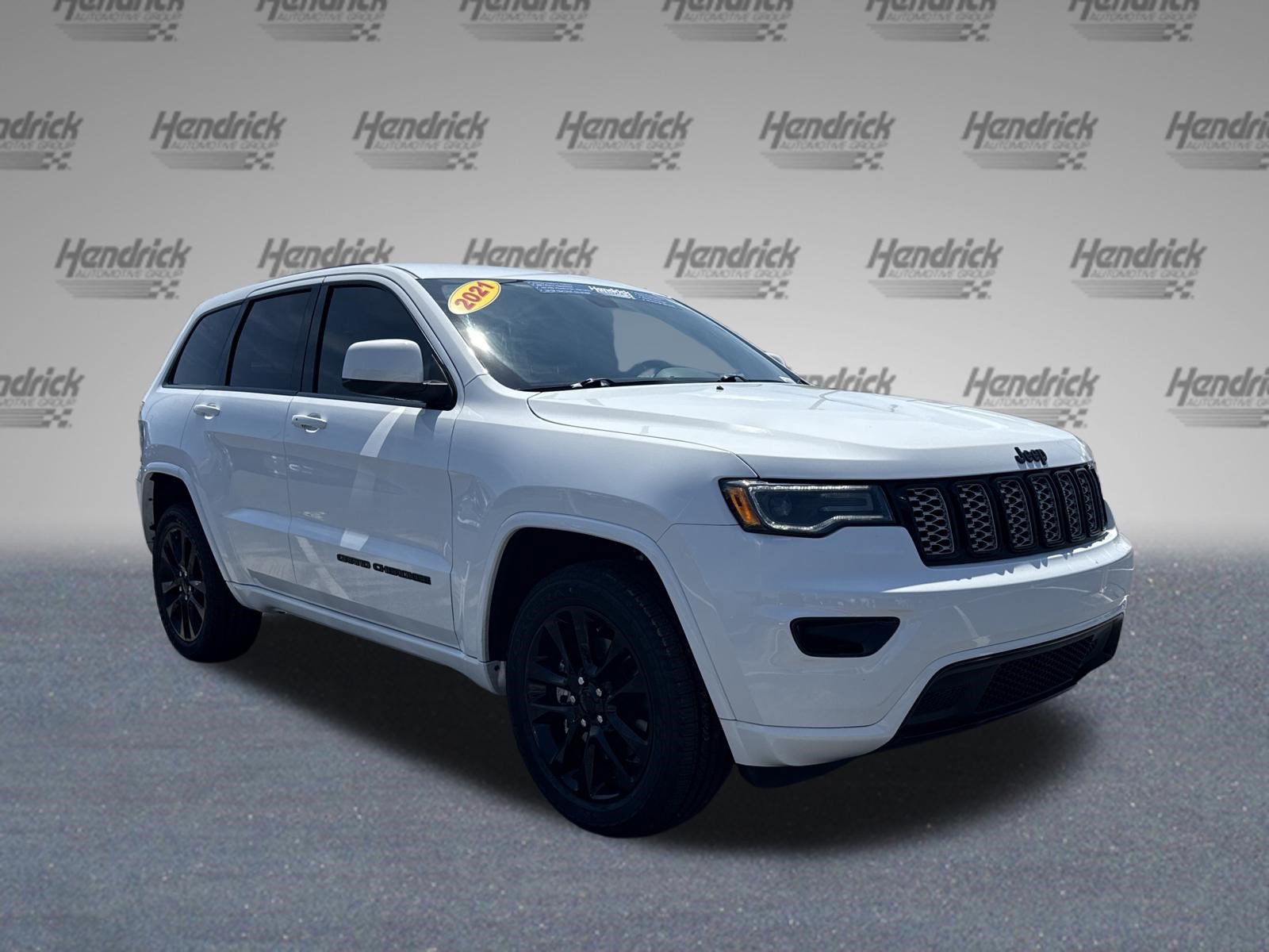 Used 2021 Jeep Grand Cherokee Laredo X AWD/4WD image 2