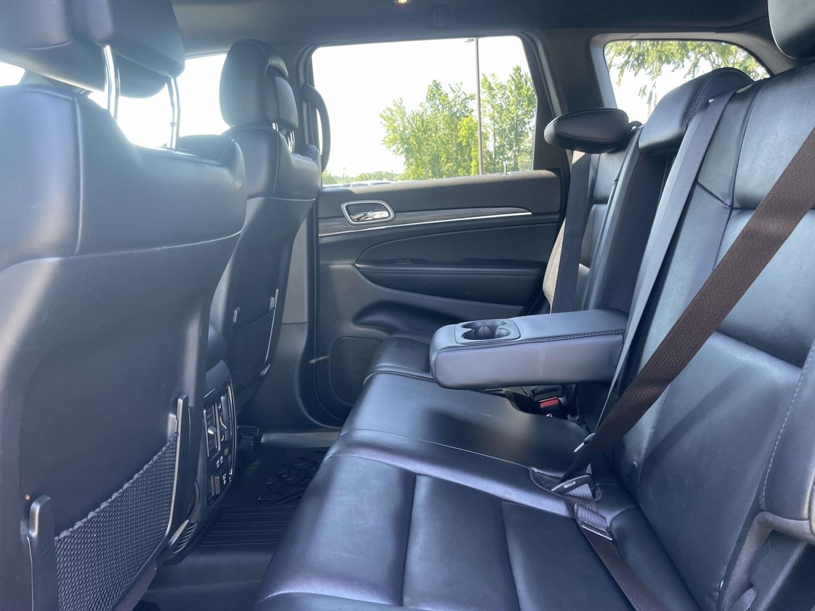 Used 2020 Jeep Grand Cherokee Limited RWD image 9