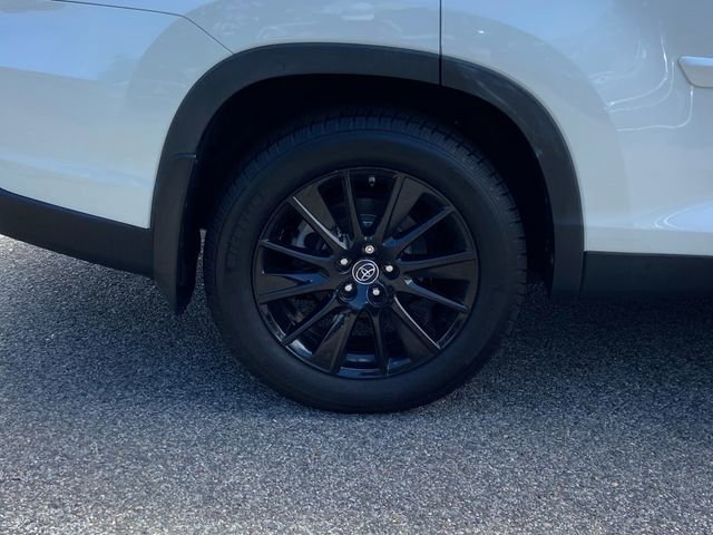 Used 2019 Toyota Highlander SE w/ Protection Package #3 AWD/4WD image 10
