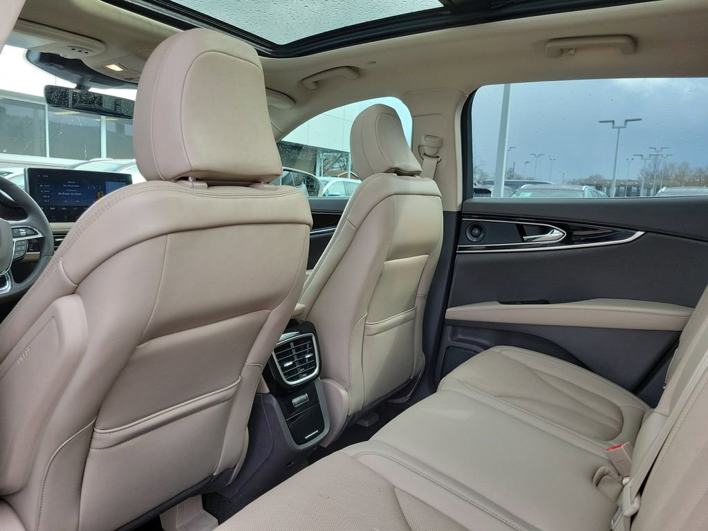 Certified 2022 Lincoln Nautilus Reserve w/ Equipment Group 201A image 16