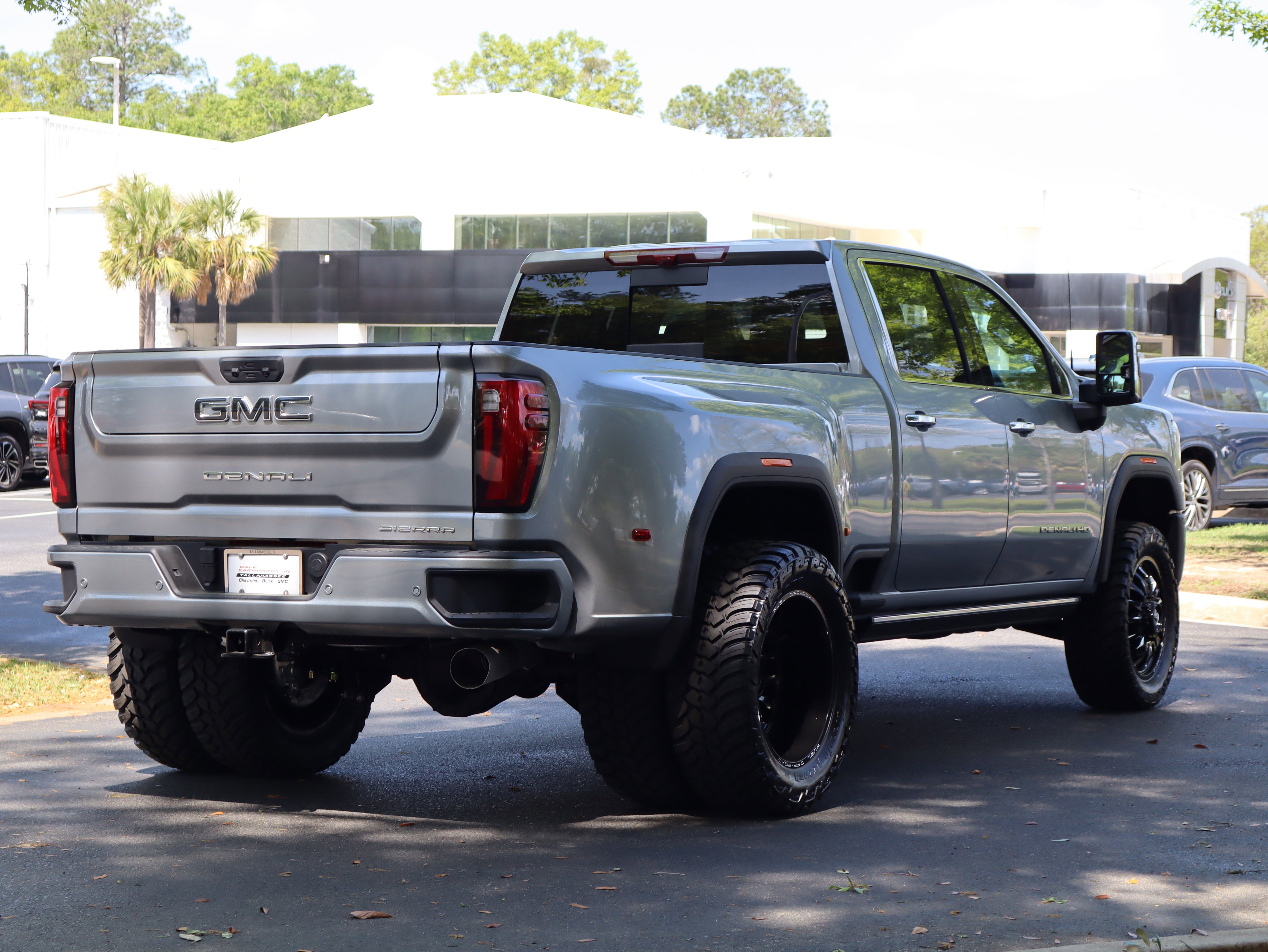 Used 2026 GMC Sierra 3500 Denali Ultimate image 3