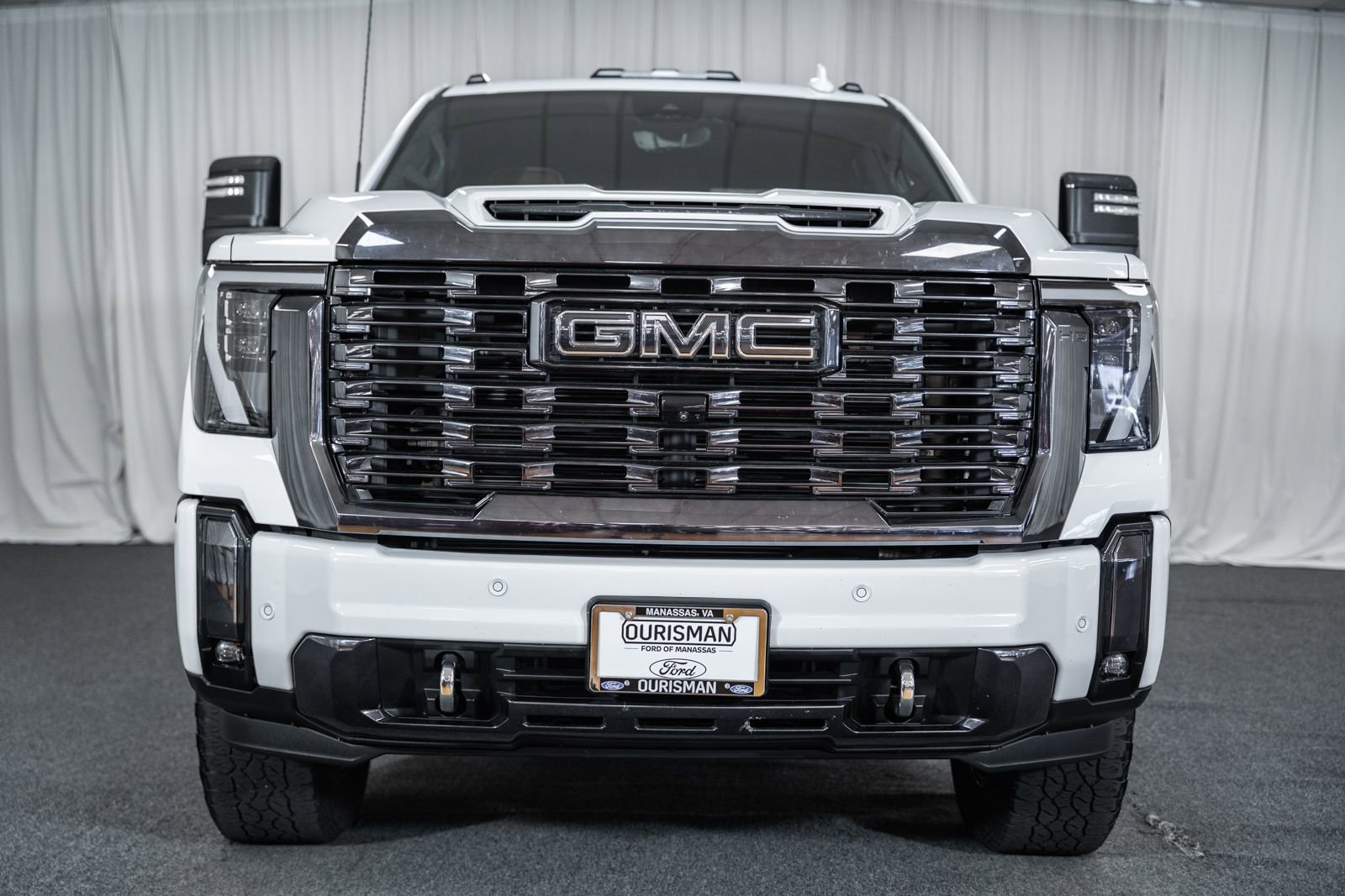 Used 2024 GMC Sierra 3500 Denali Ultimate image 2