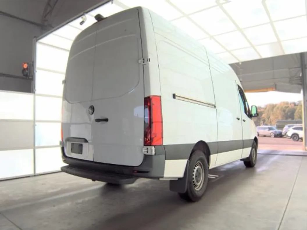 Used 2021 Mercedes-Benz Sprinter 2500 w/ Driver Convenience Package image 4
