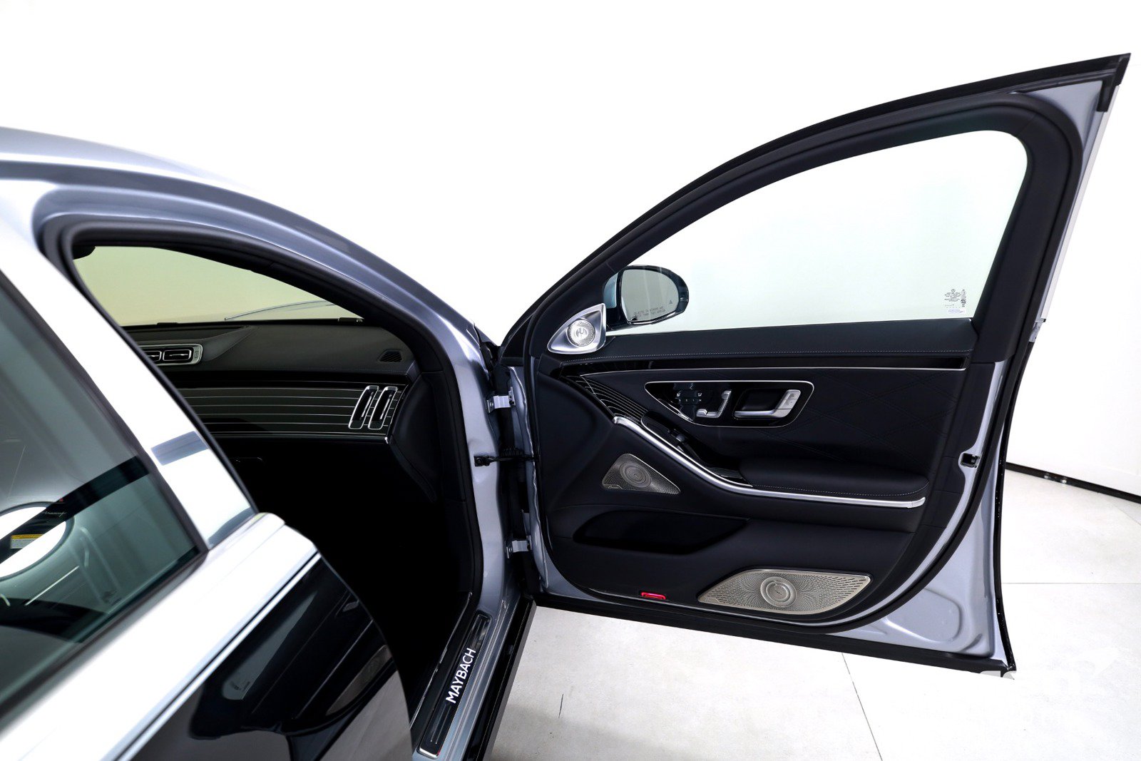 Used 2024 Mercedes-Benz Maybach S 680 4MATIC image 33