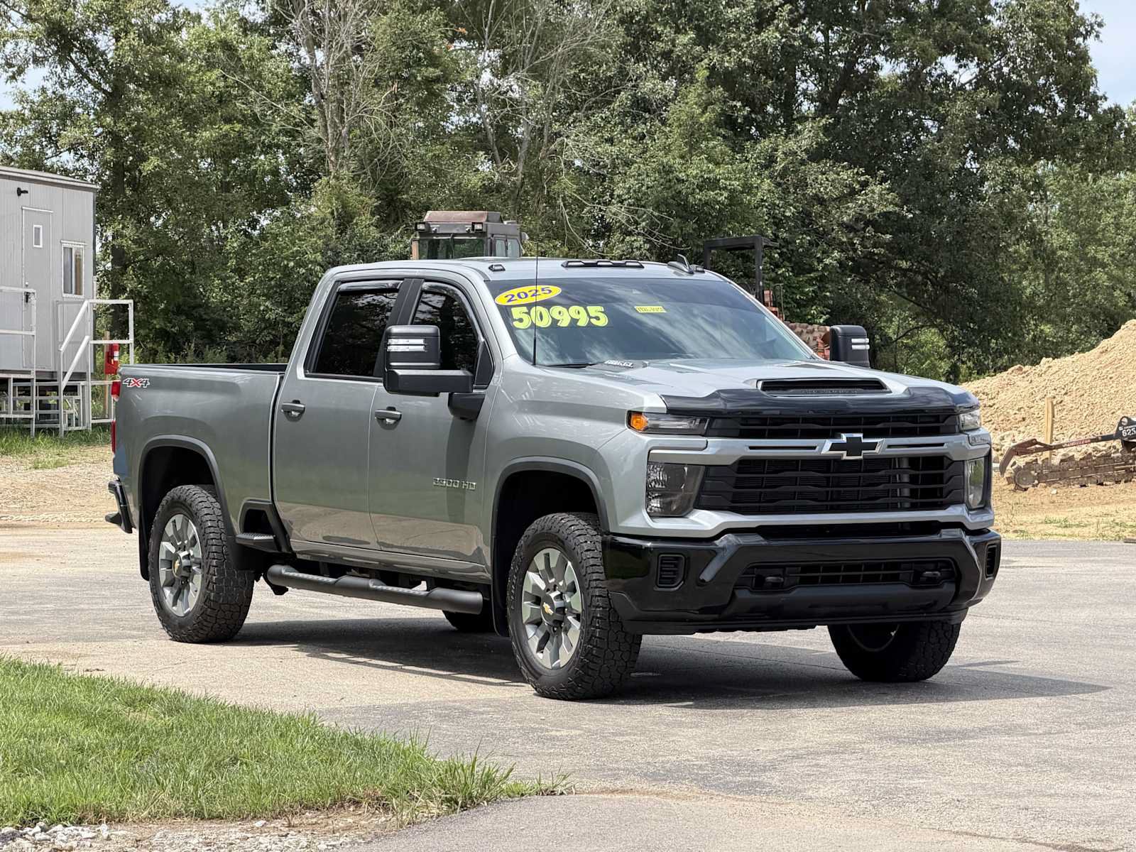 Used 2025 Chevrolet Silverado 2500 Custom AWD/4WD image 1