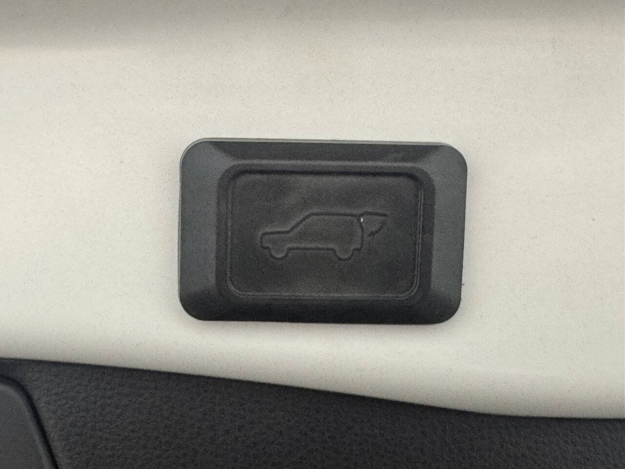 Used 2020 Toyota RAV4 XSE AWD/4WD image 20