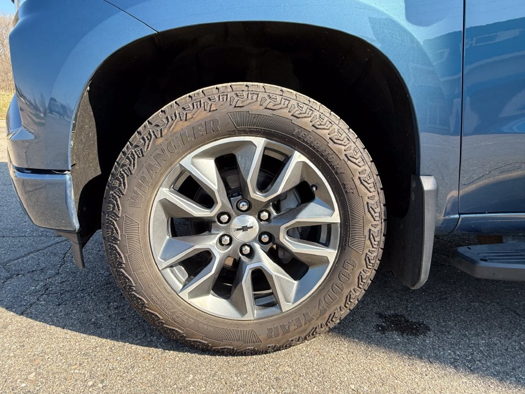 Certified 2024 Chevrolet Silverado 1500 RST w/ Z71 Off-Road Package AWD/4WD image 13