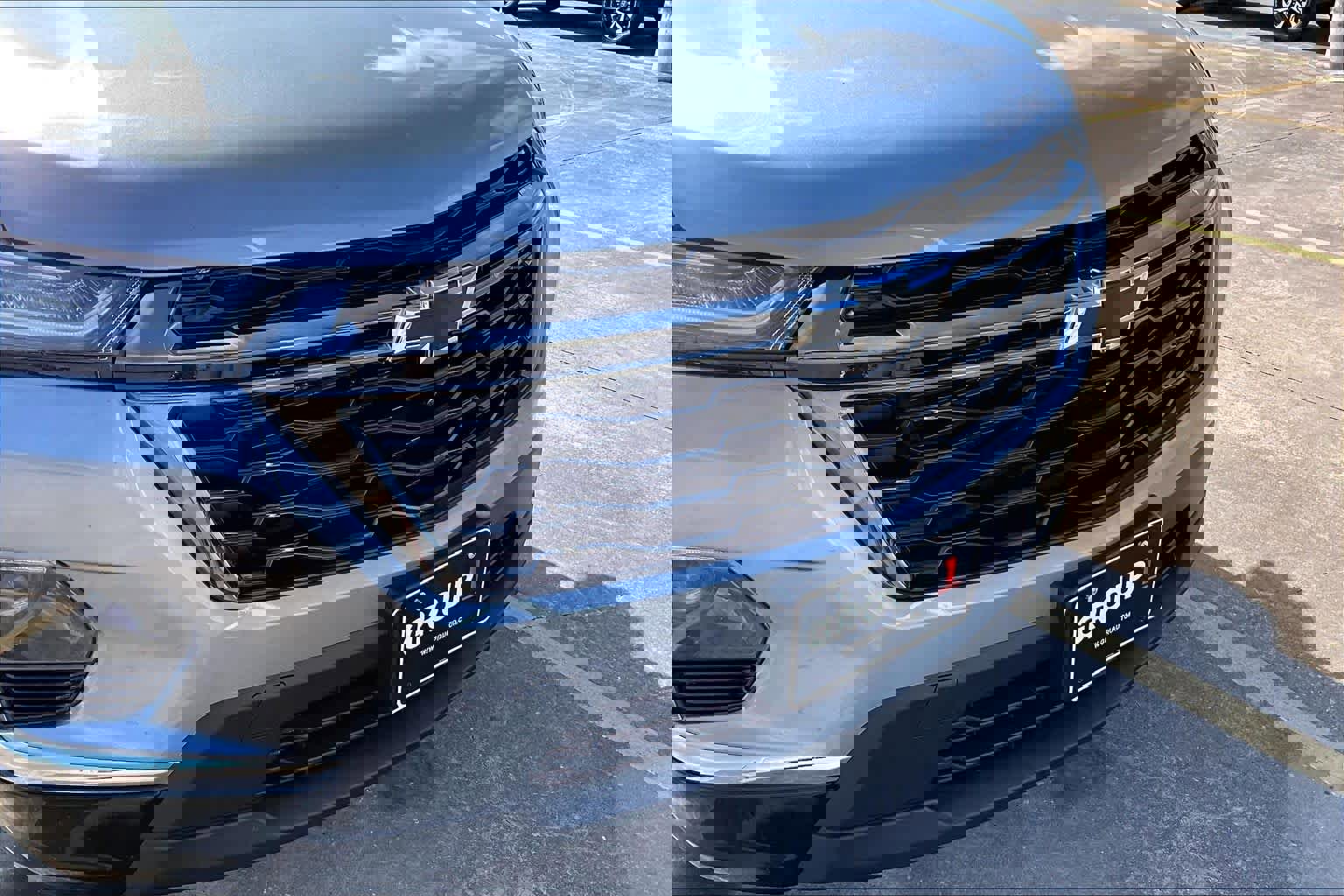 Used 2023 Chevrolet Traverse Premier w/ Redline Edition image 29