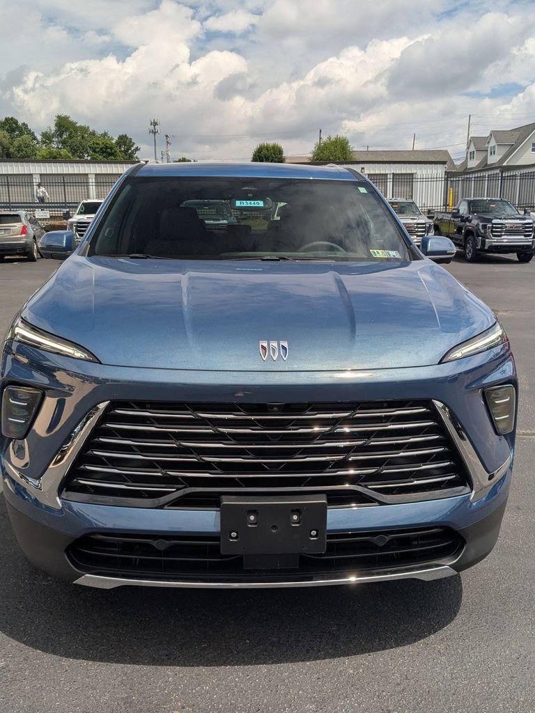 New 2025 Buick Enclave Preferred image 2