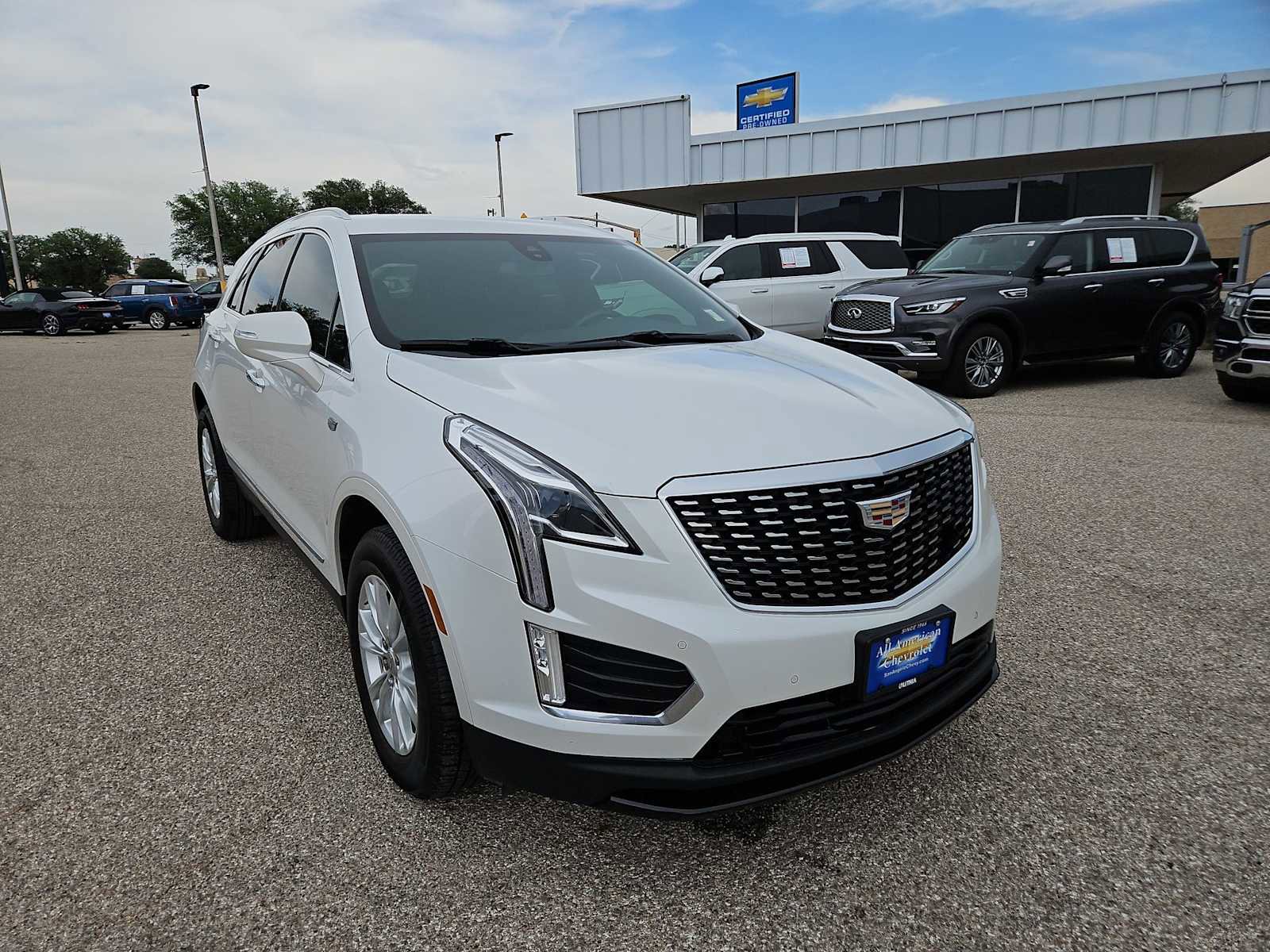 Used 2023 Cadillac XT5 Luxury FWD image 2