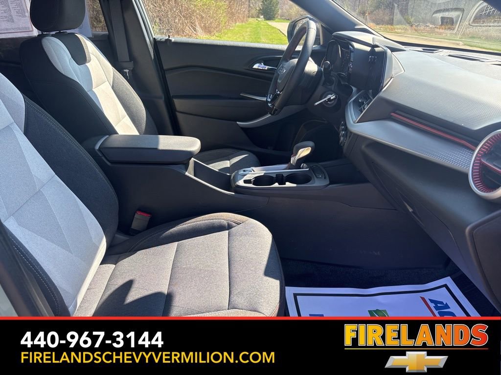 Certified 2024 Chevrolet Trax RS w/ Driver Confidence Package image 27
