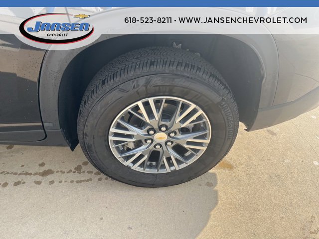 Used 2025 Chevrolet Traverse LT image 7