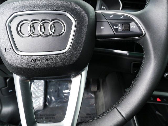 Certified 2025 Audi Q3 2.0T Premium Plus w/ Premium Plus Package AWD/4WD image 11