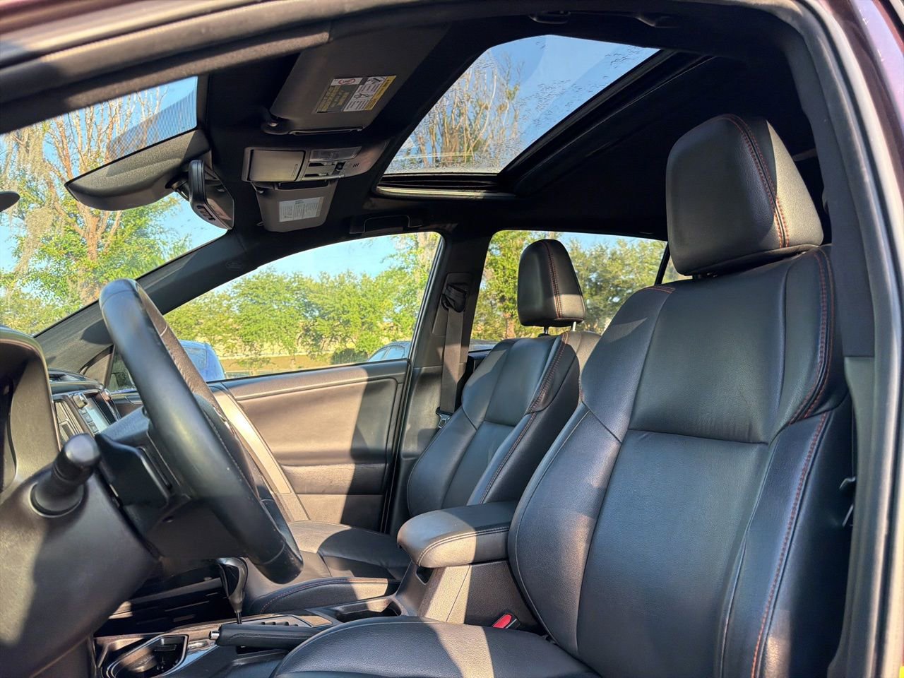 Used 2018 Toyota RAV4 SE w/ Advanced Technology Package AWD/4WD image 9