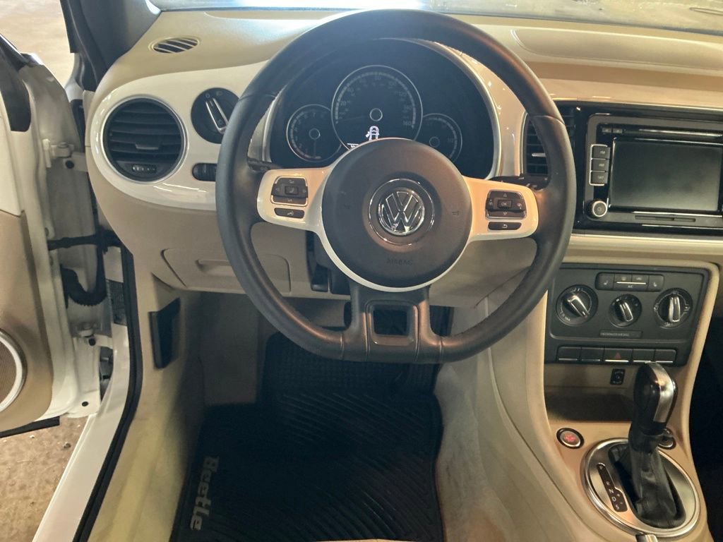 Used 2013 Volkswagen Beetle 2.5 image 17