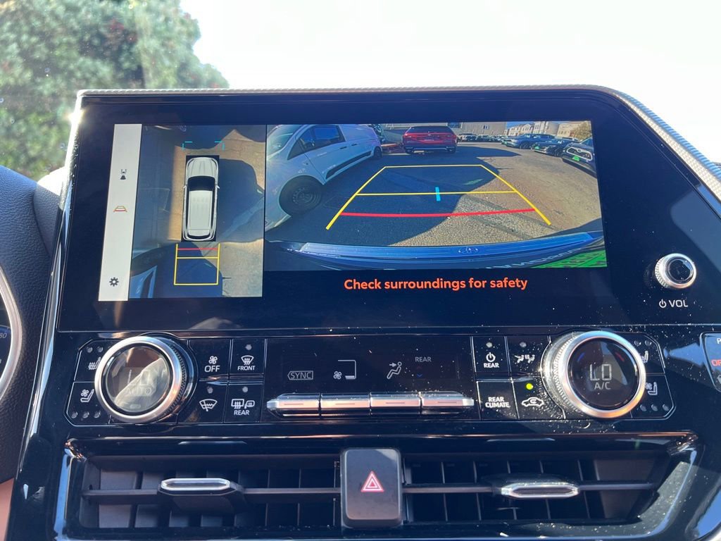 Used 2023 Toyota Highlander Platinum AWD/4WD image 34