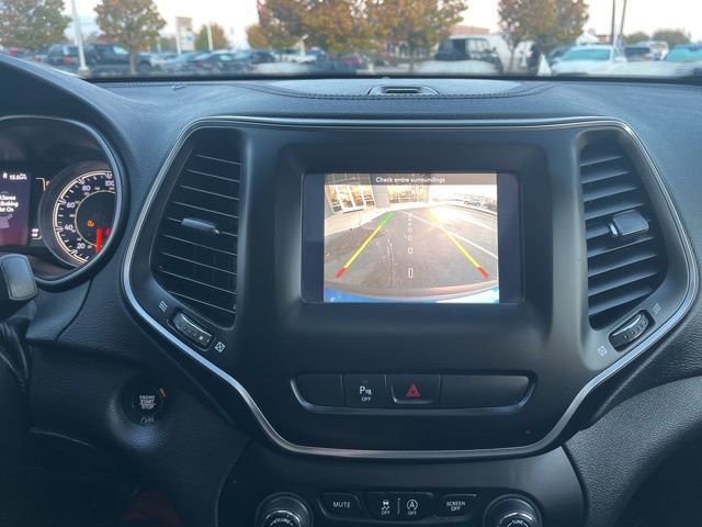 Used 2020 Jeep Cherokee Latitude Plus image 25