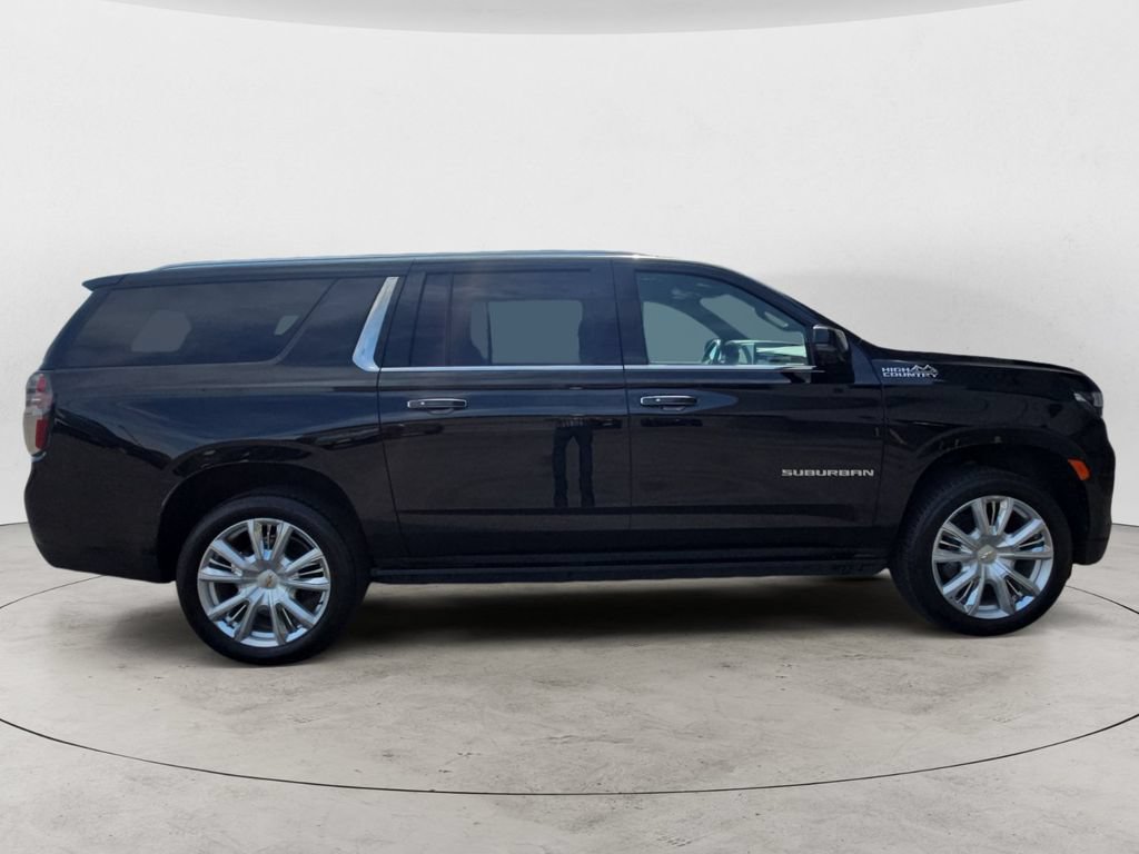 Certified 2024 Chevrolet Suburban High Country AWD/4WD image 4