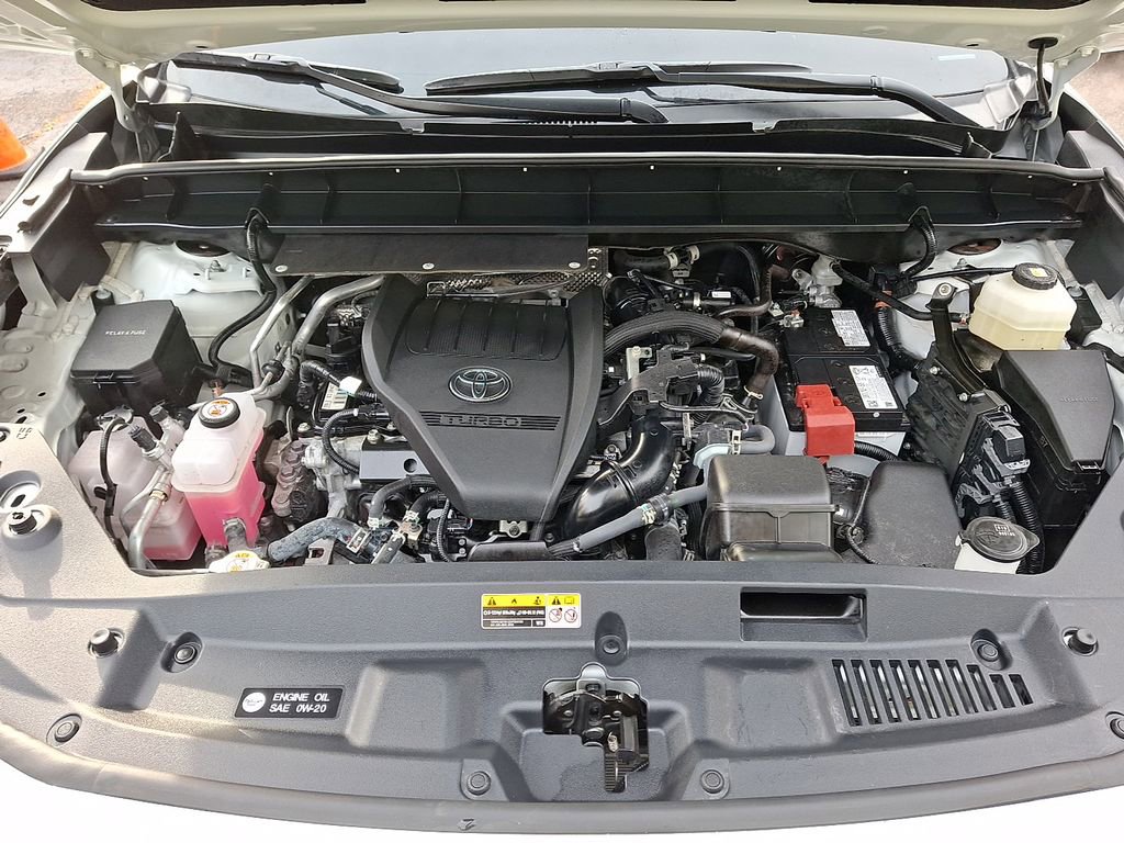 Used 2024 Toyota Highlander XLE image 27