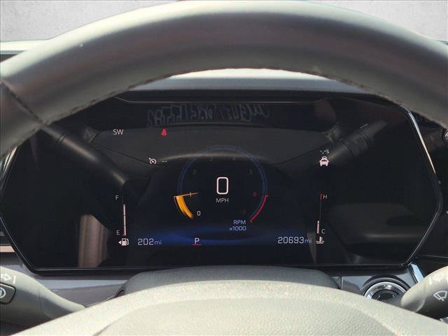 Used 2025 Chevrolet Trax ACTIV FWD image 9