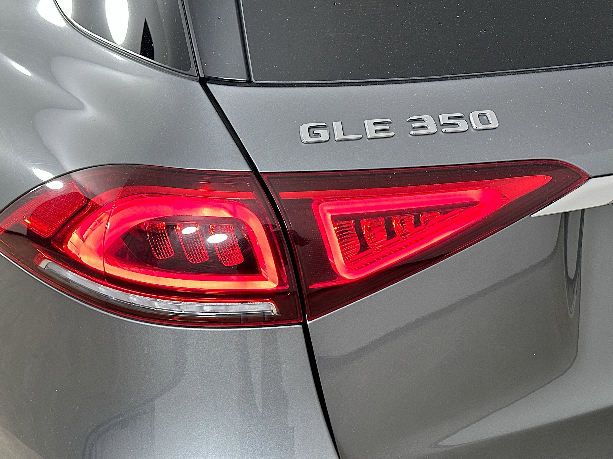 Certified 2021 Mercedes-Benz GLE 350 4MATIC w/ Premium Package image 44