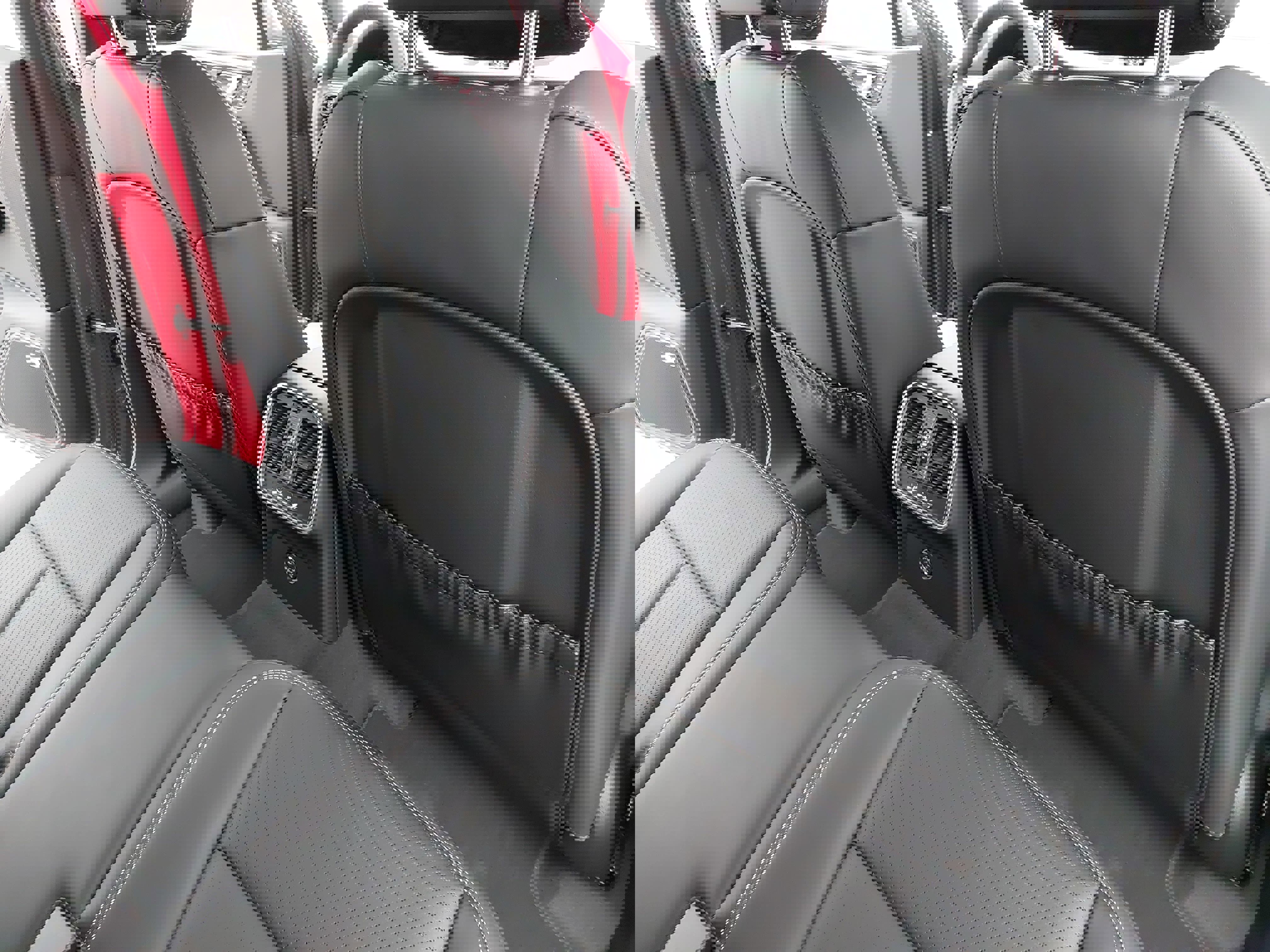 New 2026 Porsche Macan Turbo image 13