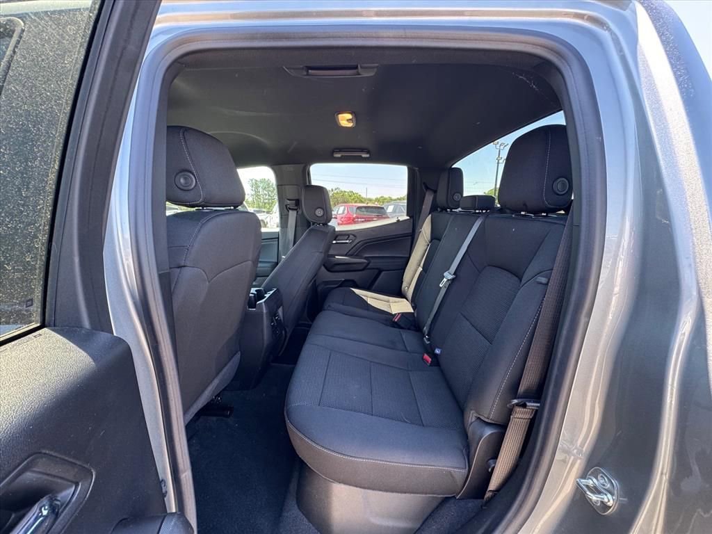 Used 2024 Chevrolet Colorado LT RWD image 11