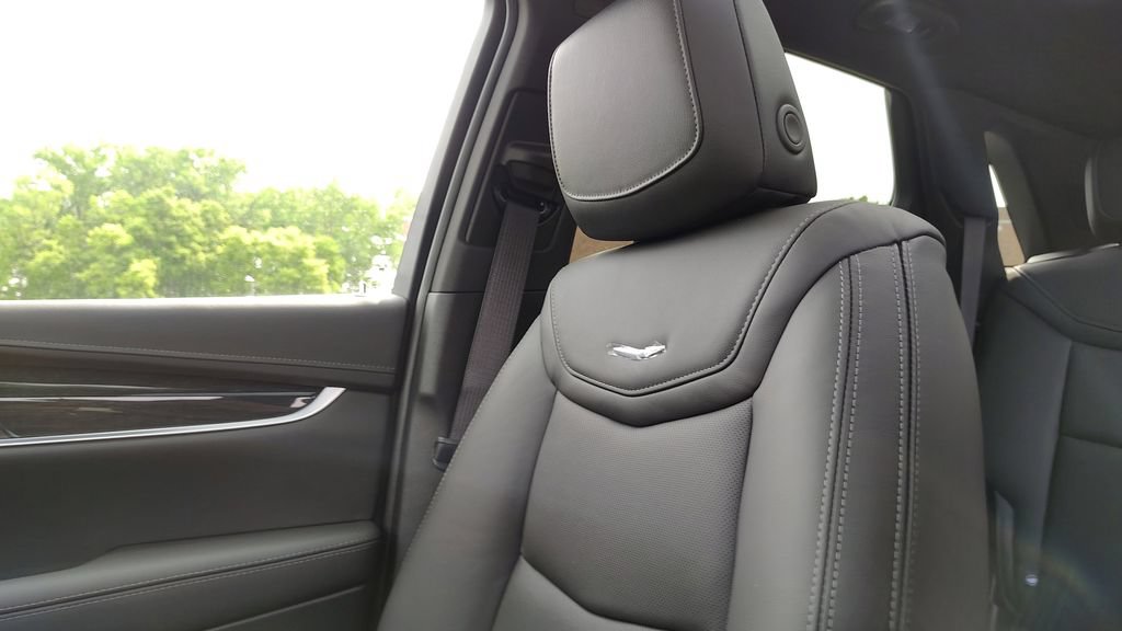 New 2025 Cadillac XT5 Premium Luxury w/ LPO, Floor Liner Package AWD/4WD image 33