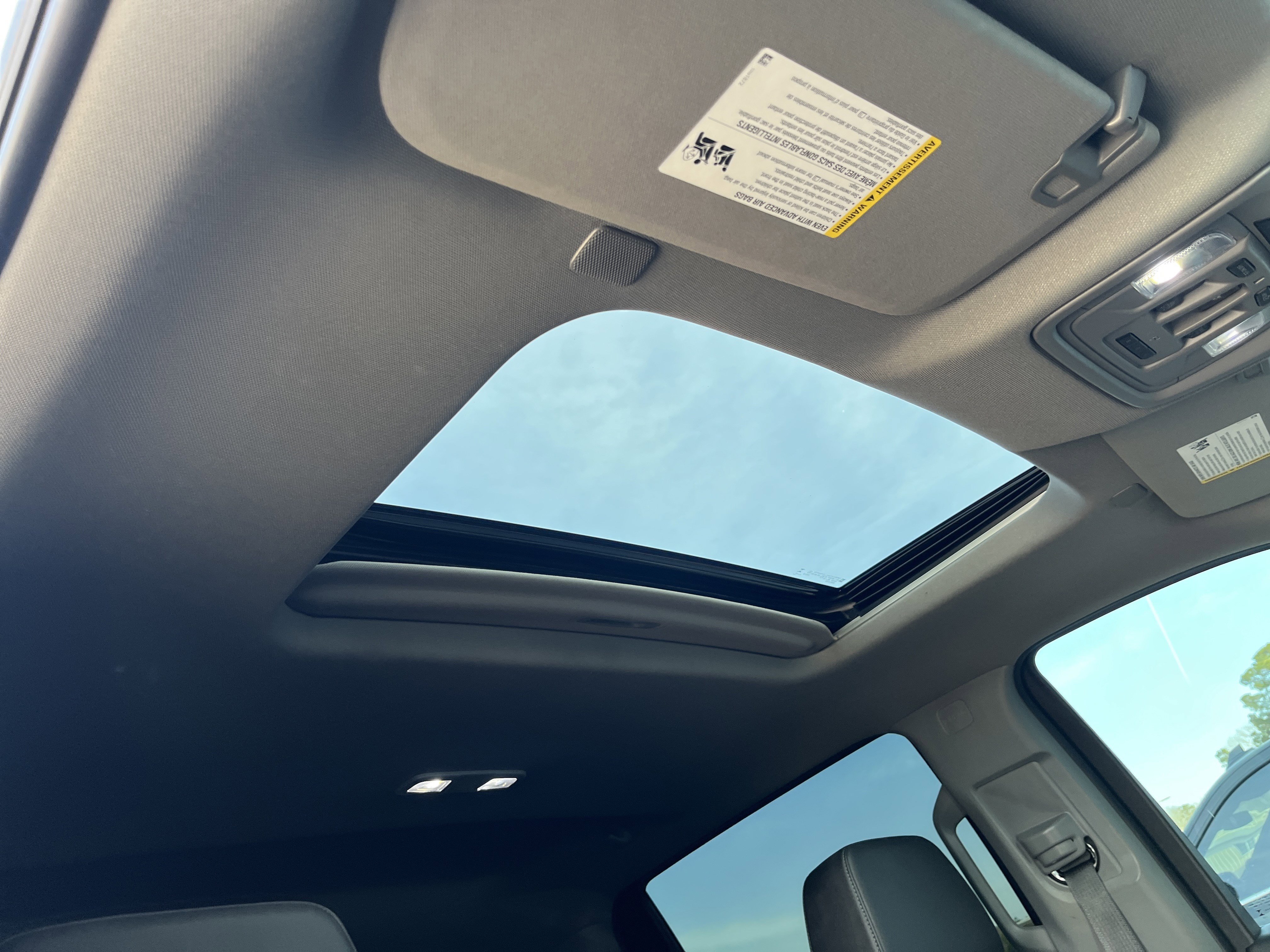 Used 2023 GMC Sierra 1500 SLT image 18