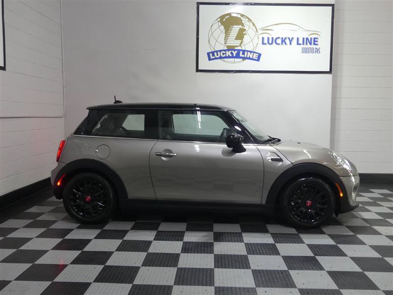 Used 2020 MINI Cooper 2-Door Hardtop w/ Storage Package FWD image 6