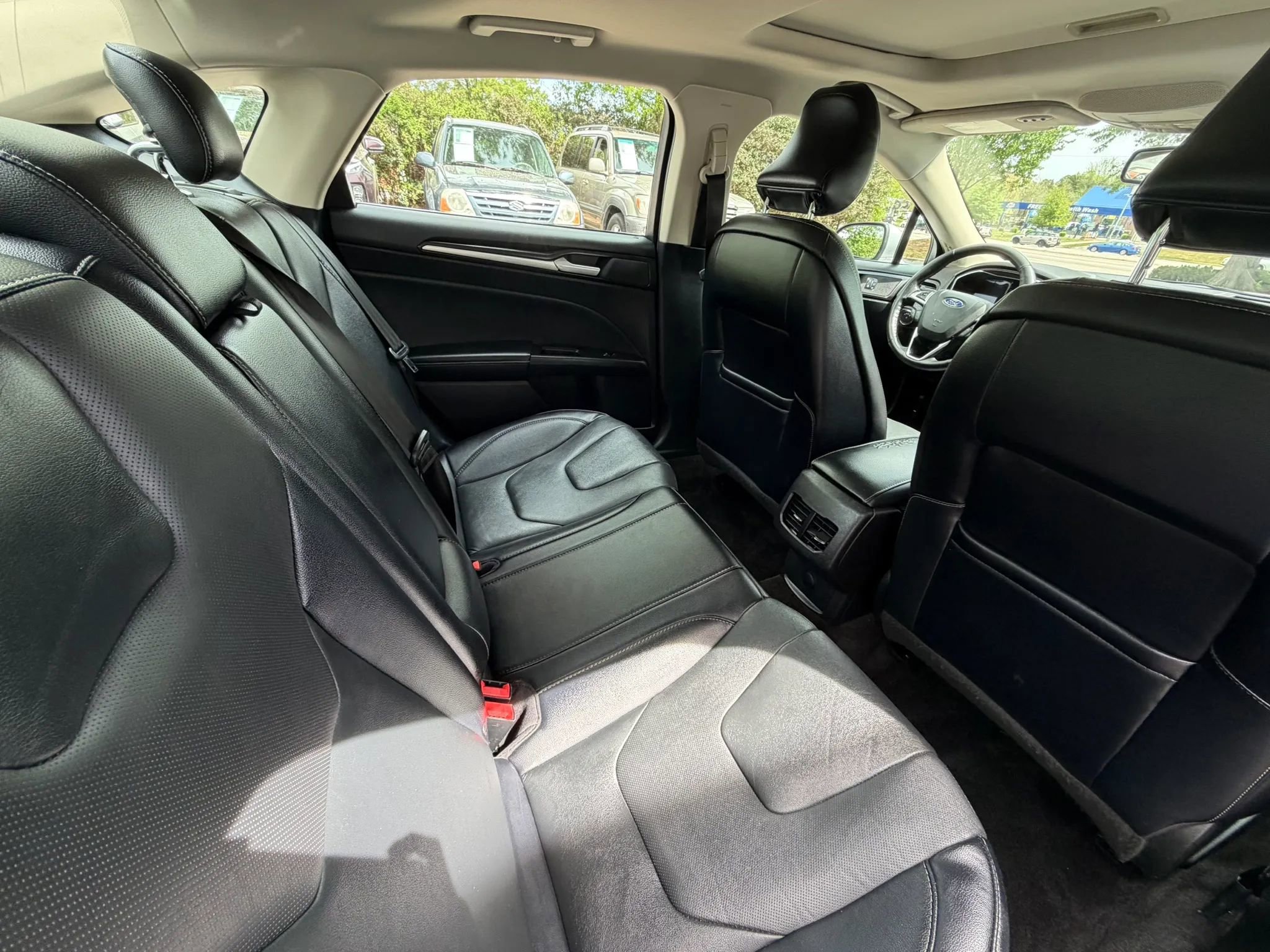 Used 2018 Ford Fusion Titanium image 14