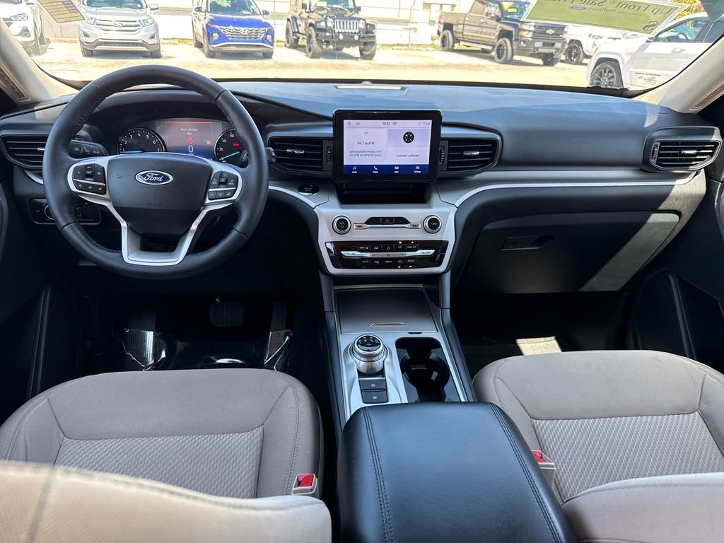 Used 2023 Ford Explorer XLT RWD image 6
