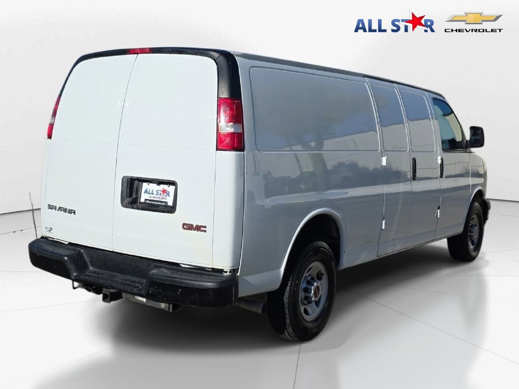 Used 2022 GMC Savana 3500 Extended RWD image 3