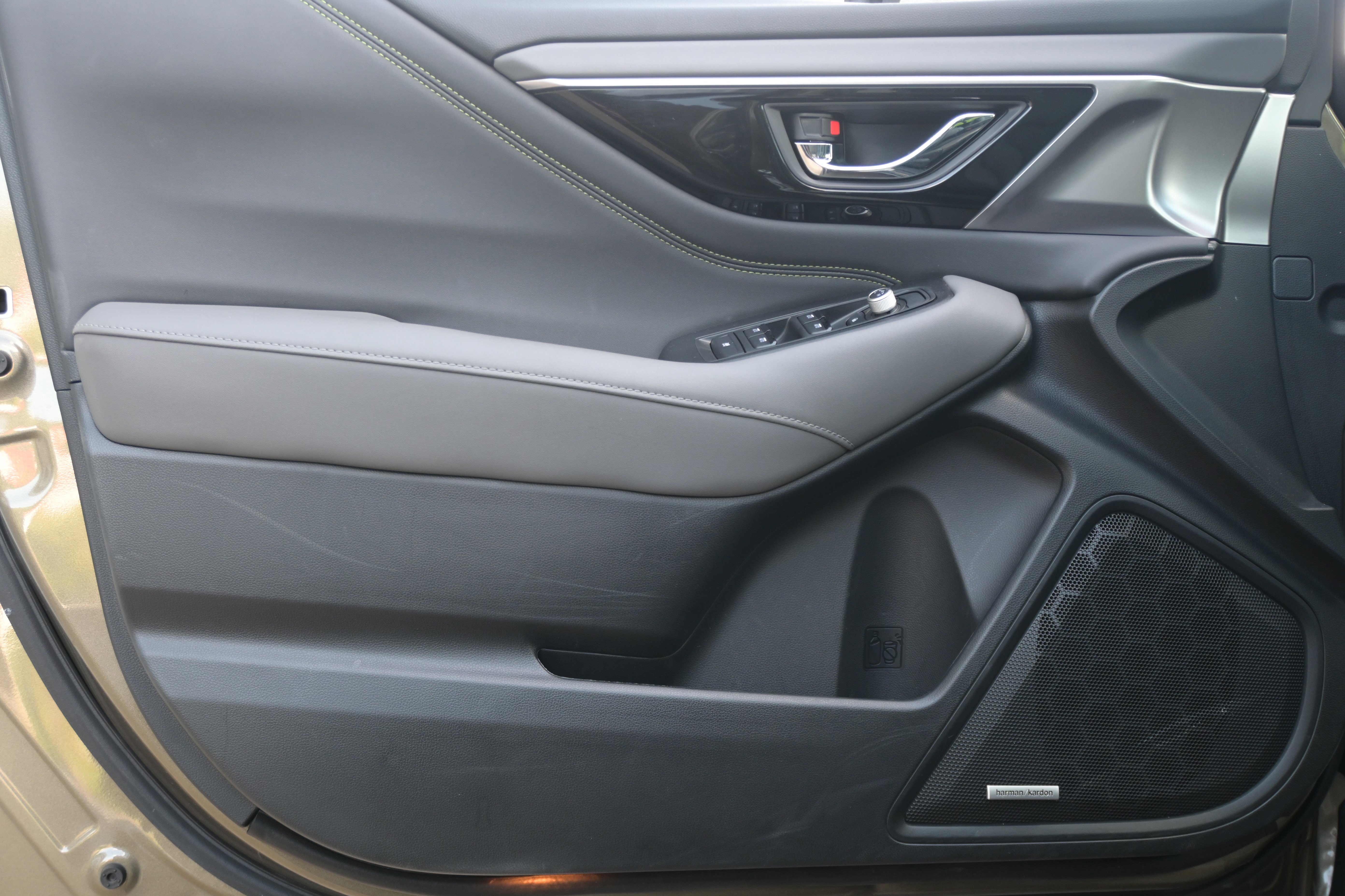 Used 2025 Subaru Outback Onyx Edition image 14